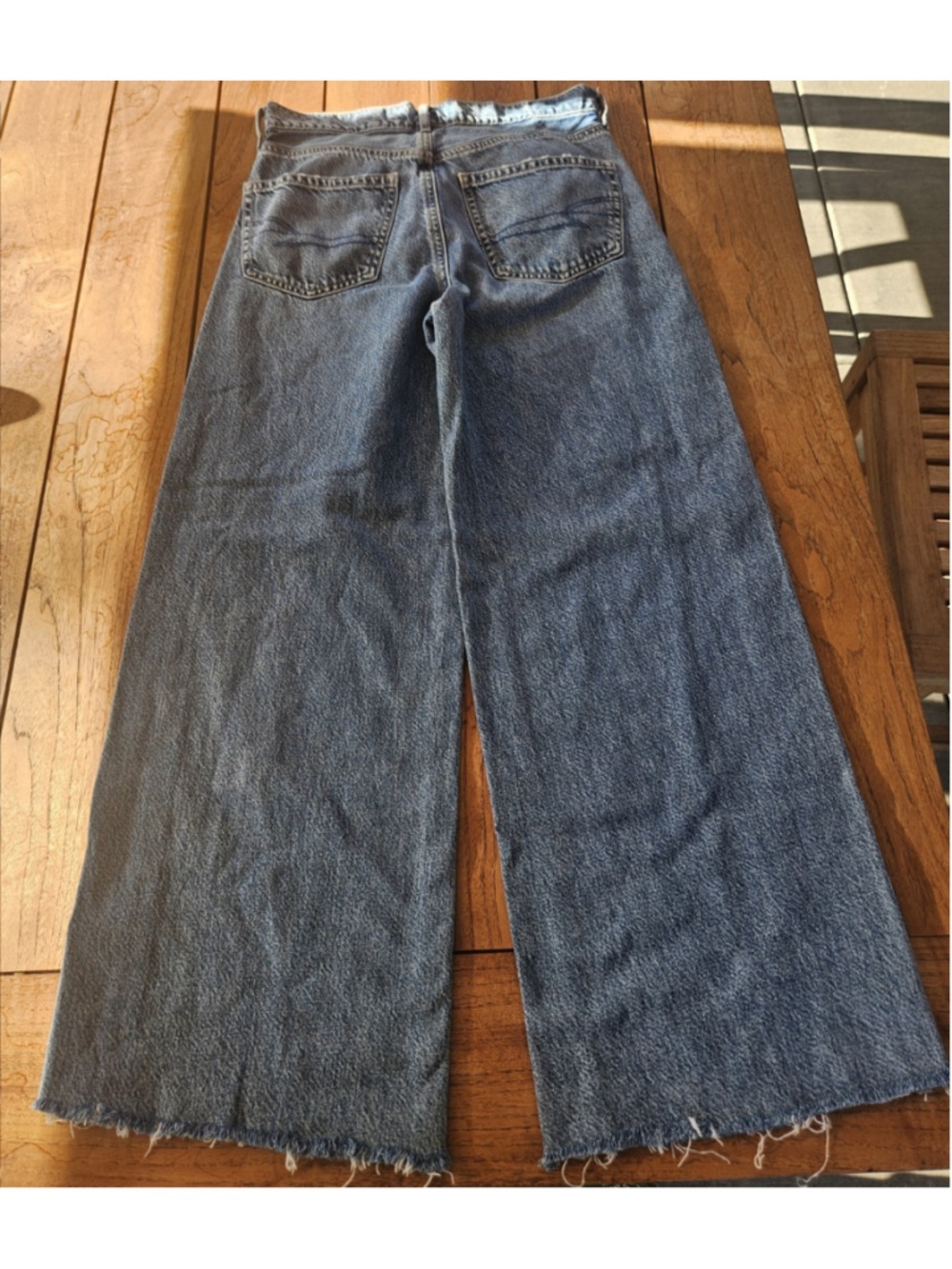 American Eagle Super High-Waisted Baggy Wide-Leg Jean Size 2 - Picture 2 of 6